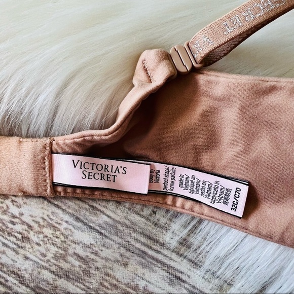Victoria's Secret Tan Bra - Picture 5 of 9